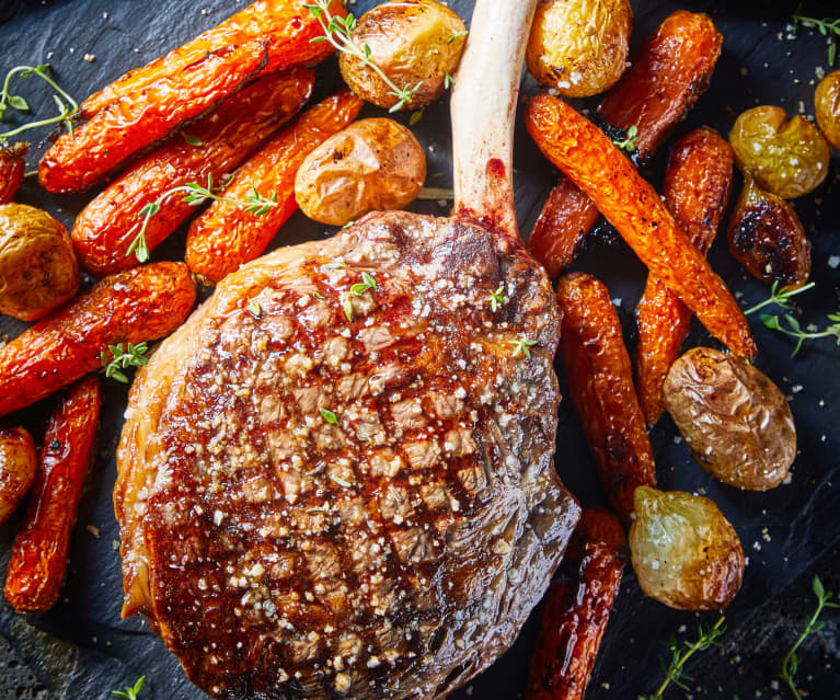 Tomahawk asado con salsa bernesa