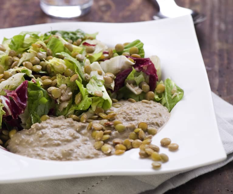 Linsen auf Blattsalat mit Linsencreme