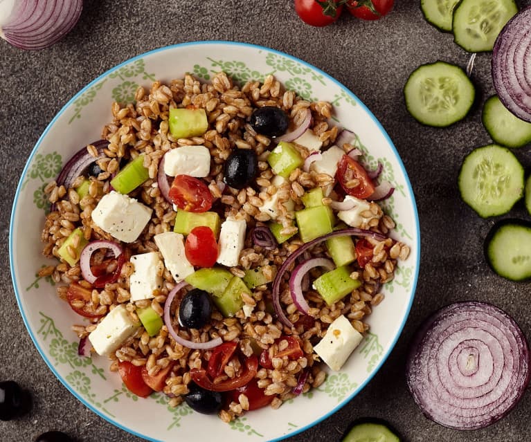 Ensalada de espelta perlada a la griega