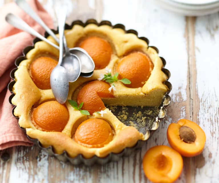 Gâteau aux abricots et à la semoule de blé dur