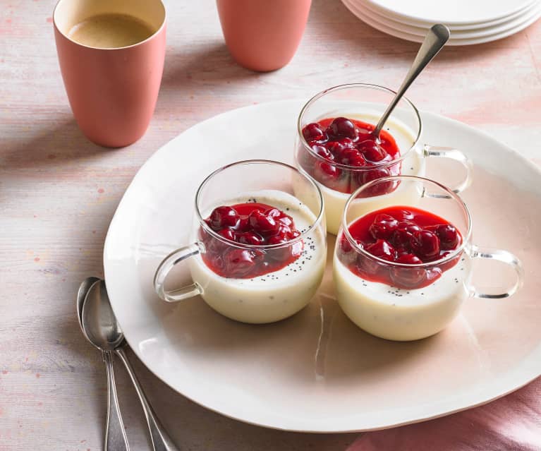 Mohn-Holunderblüten-Panna-cotta