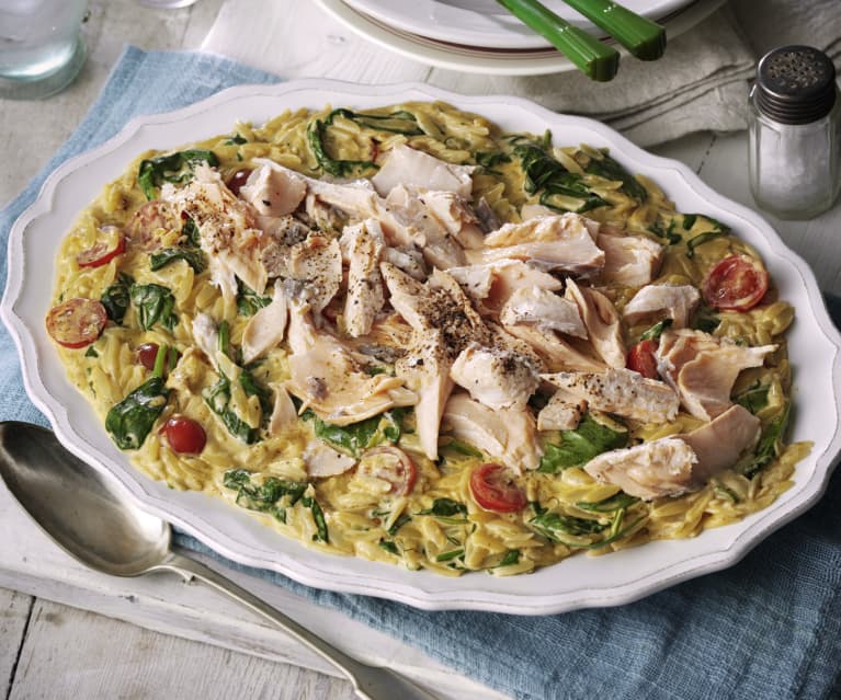 Orzo-Pasta mit Lachs und Spinat