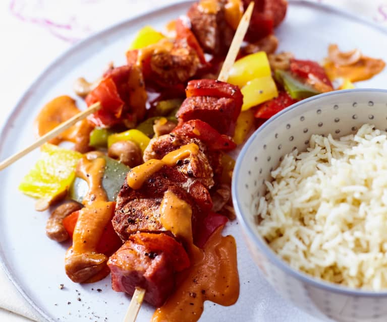 Schaschlik mit Paprika und Reis