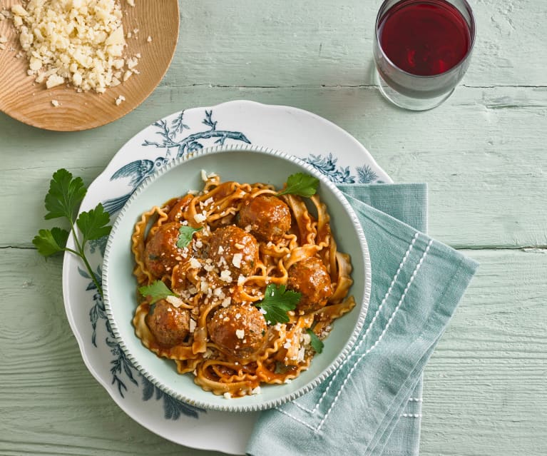 Hackbällchen in Rotwein-Sugo