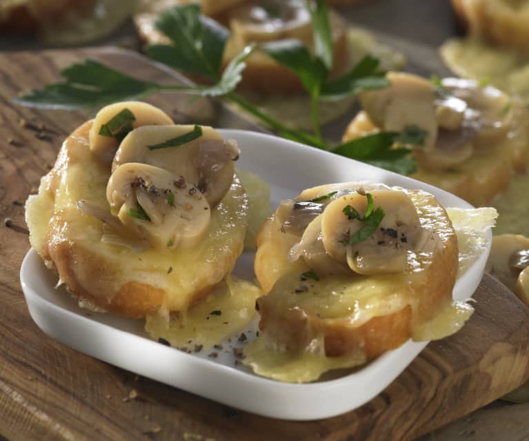 Crostini mit Champignons und Fontina