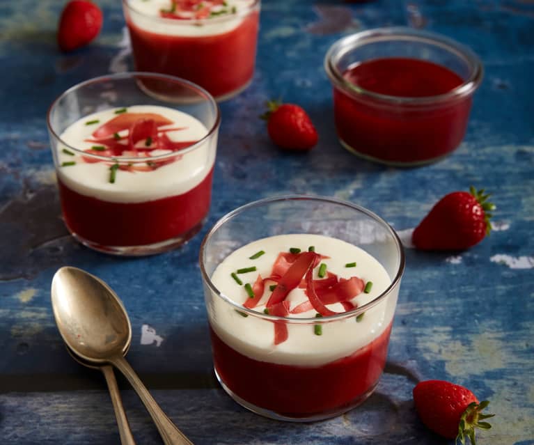 Salsa alle fragole con mousse di crescenza