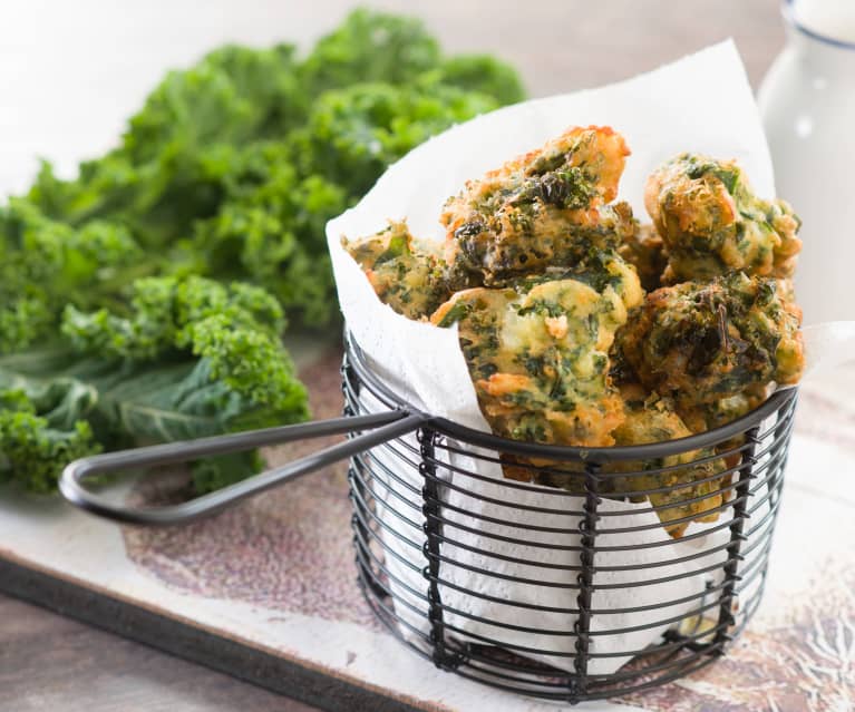 Buñuelos de kale y gorgonzola