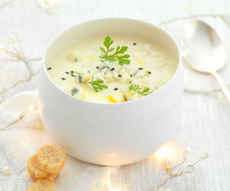 Velouté de chou-fleur truffé et fourme d'Ambert