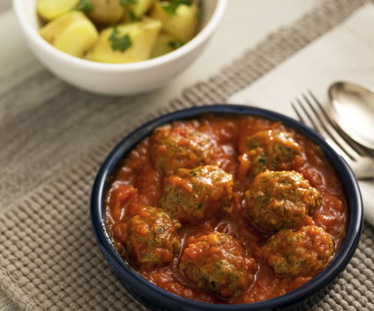 Meatballs with tomato sauce