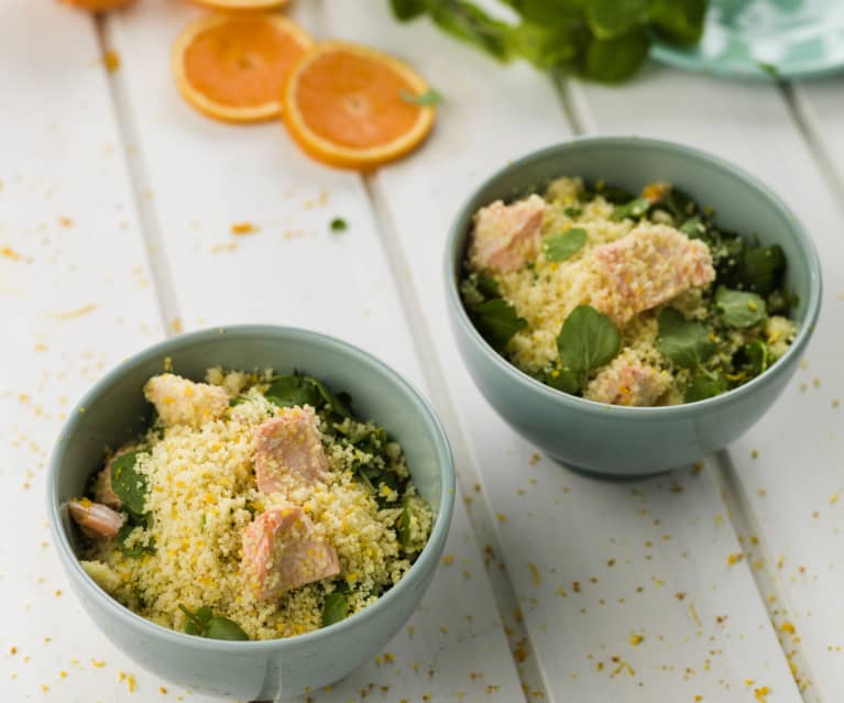 Couscous all'arancia con salmone al vapore