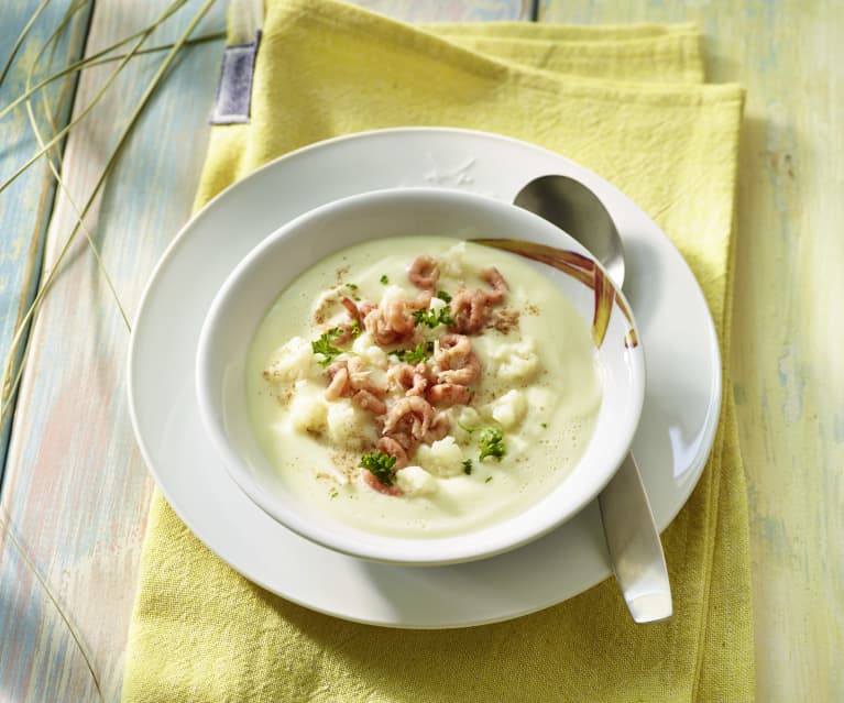 Kartoffel-Blumenkohl-Suppe mit Nordseekrabben