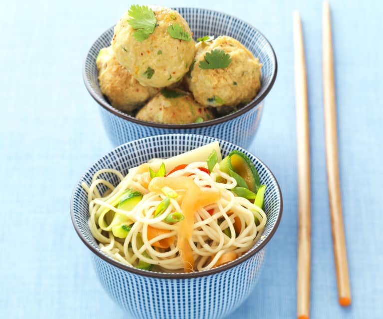 Polpette speziate e noodles