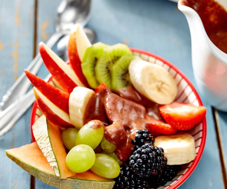 Obstsalat mit Schokoladenzabaglione