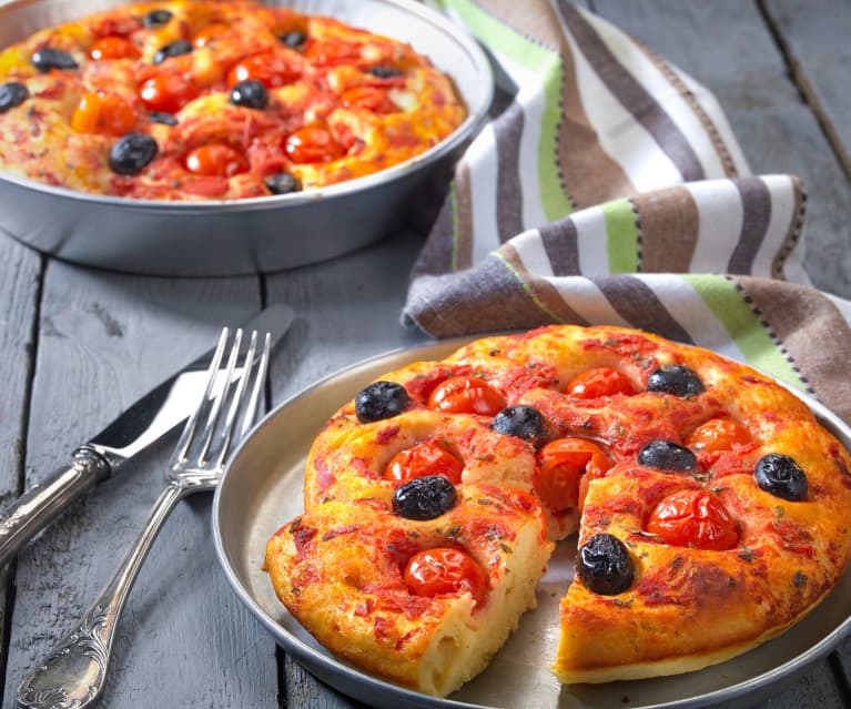 Focaccia barese con pomodorini pachino è un ricetta creata dall'utente ML.  Questa ricetta Bimby® potrebbe quindi non essere stata testata, la troverai  nella categoria Prodotti da forno salati su , la  Community