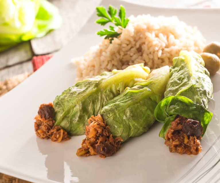 Rollitos de lechuga rellenos de carne