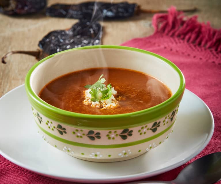 Sopa de chile ancho y requesón