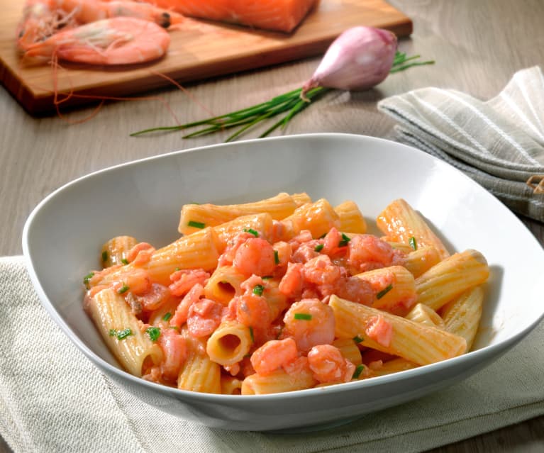 Tortiglioni mit Lachs und Crevetten