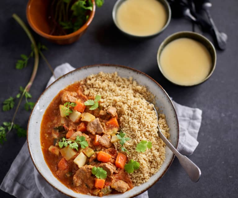 Lamm-Gemüse-Ragout mit Couscous und Vanillepudding