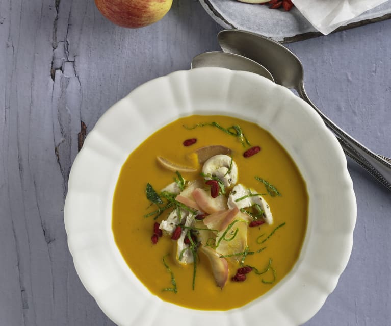 Kürbis-Apfel-Suppe mit Pouletbrust