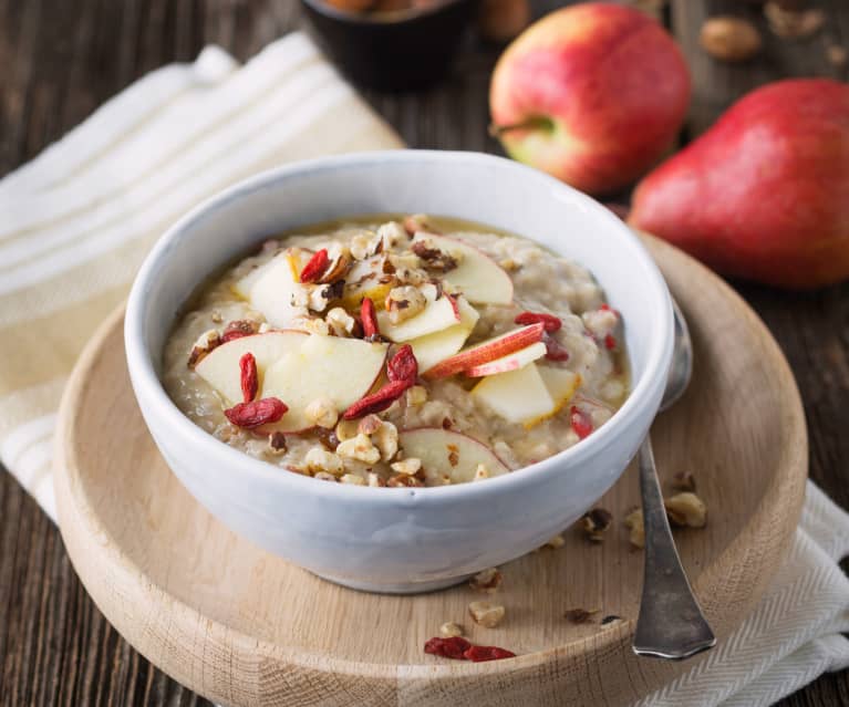 Porridge mit Früchten und Zimt 