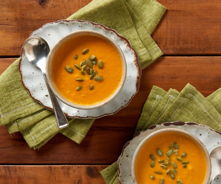 Spiced Carrot Ginger Soup Recipe [+VIDEO] 🍲