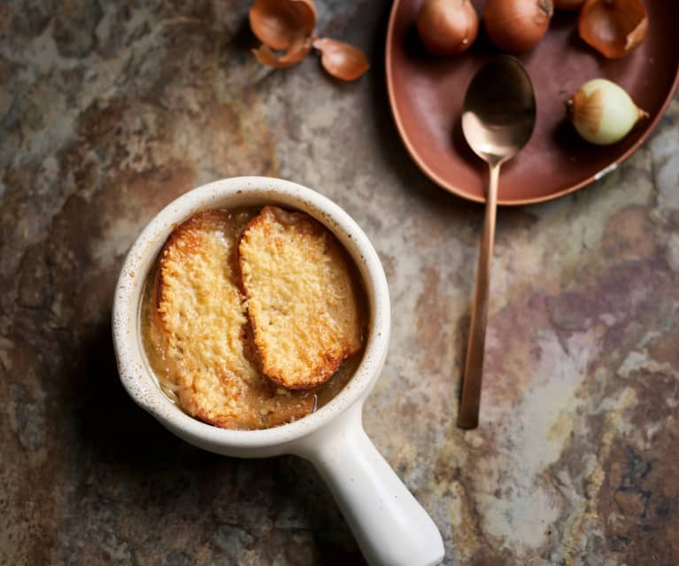 Sopa de cebola gratinada à francesa