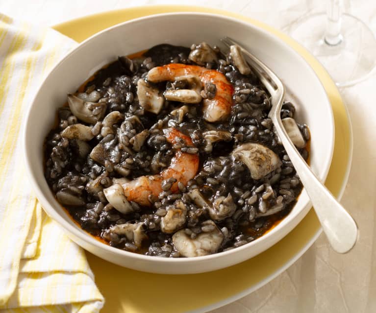 Arroz negro con gambones y sepia