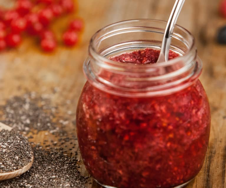 Confitura de frutos rojos y chía crudivegana