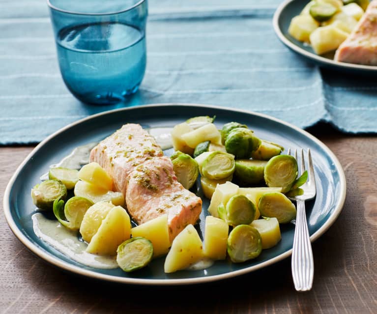 Lachs mit Rosenkohl und Senfsauce