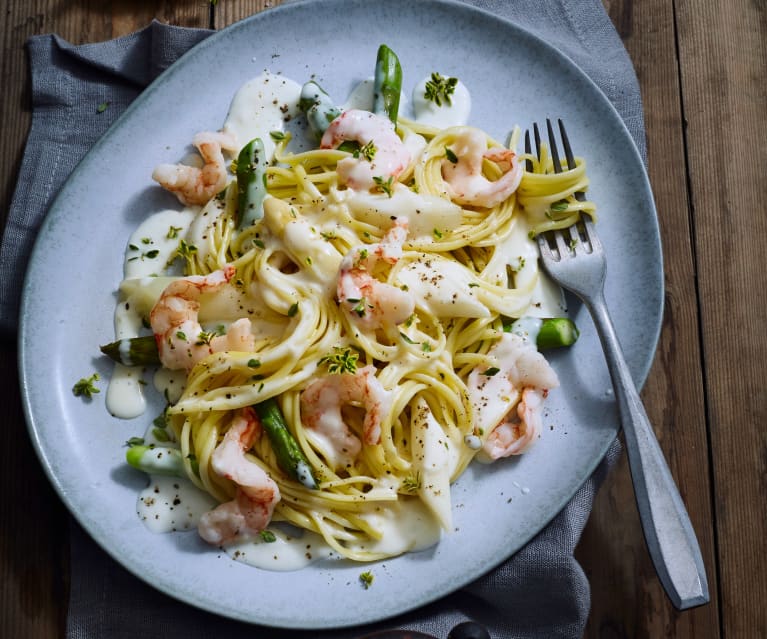 Pasta mit Spargel-Zitronensauce und Garnelen