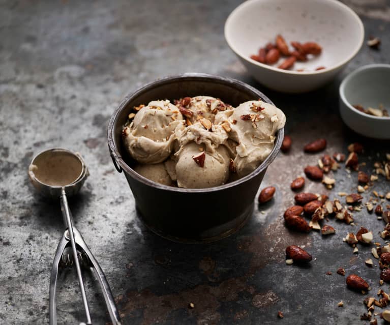 Gelado de banana e manteiga de amêndoa