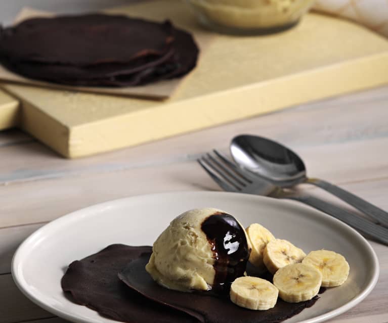 Crêpes de chocolate con helado de plátano