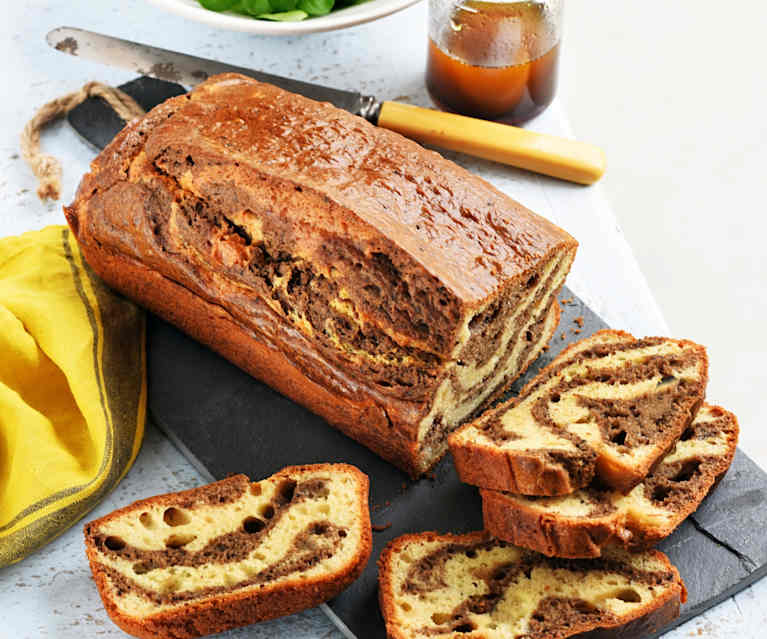 Cake marbré au tarama et à la tapenade