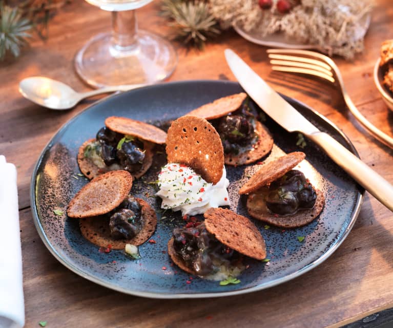 Croustillant de sarrasin aux escargots, crème à l'ail