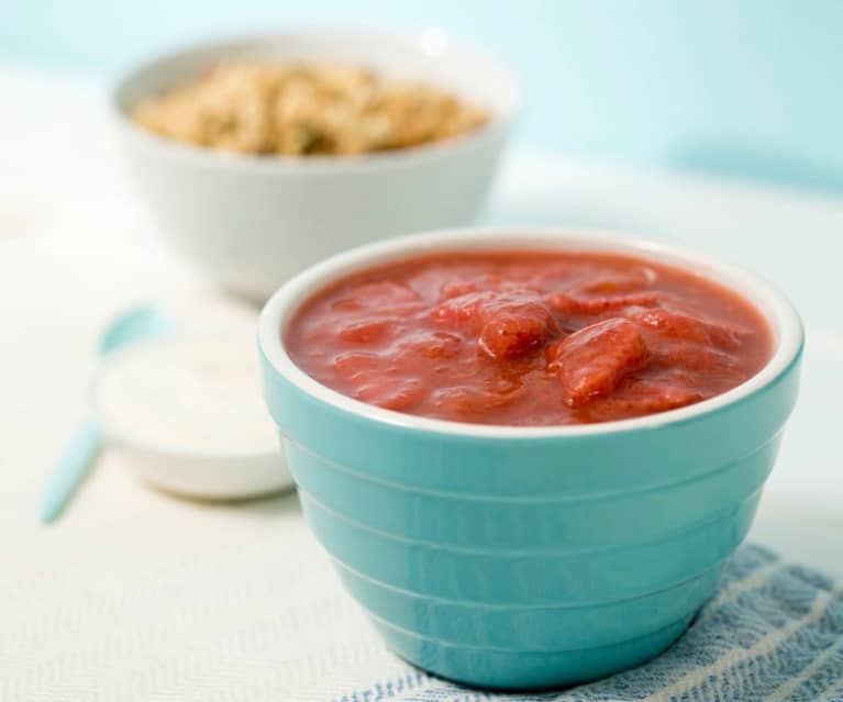 Stewed rhubarb with apple and strawberries