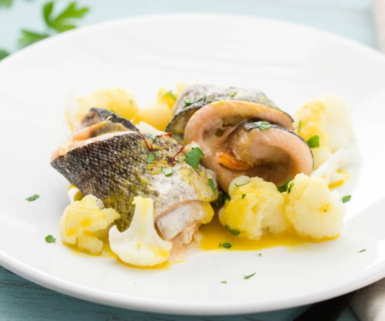 Popietas de trucha al azafrán con coliflor