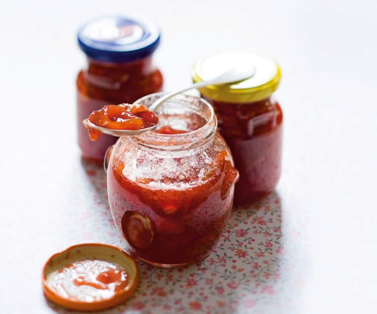 Confiture fraise-rhubarbe à la cardamome