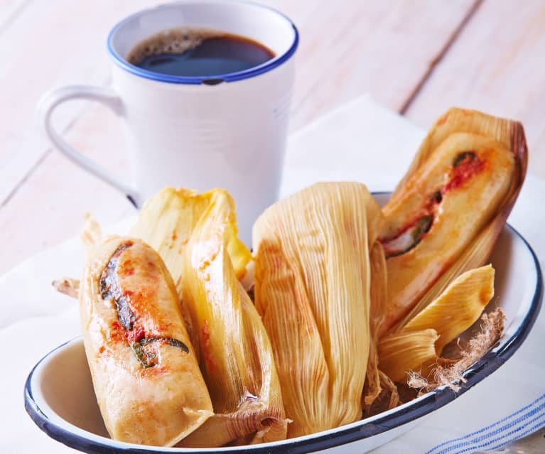 Tamales de elote con rajas