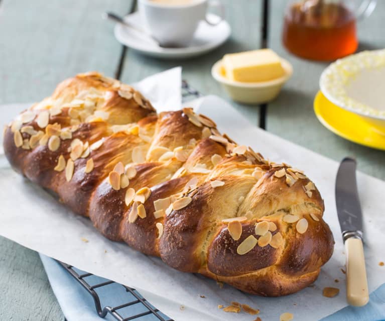 Tsoureki (Greek Easter bread) Tsoureki (Greek Easter bread)