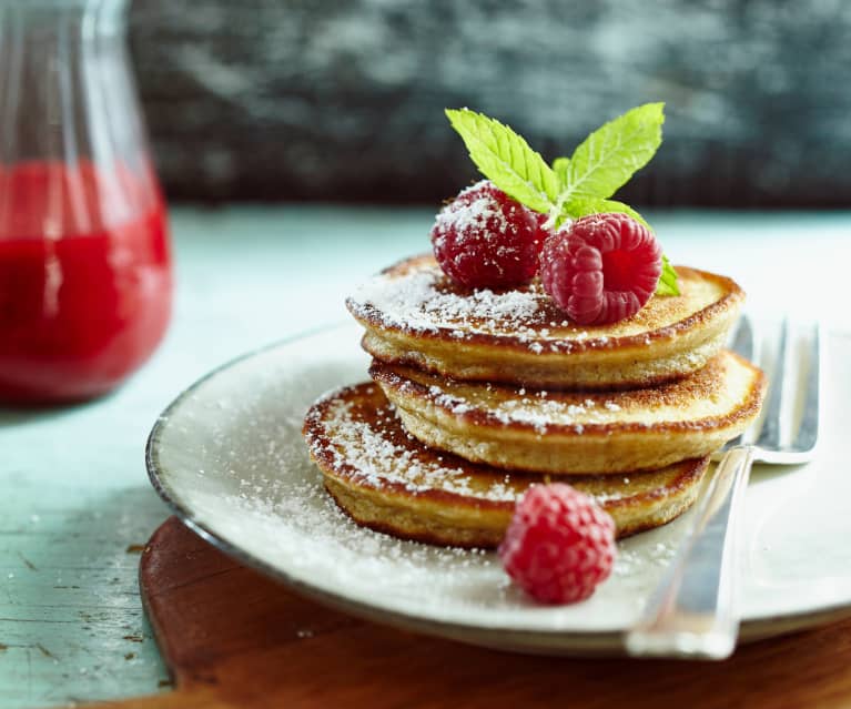 Bananen-Pancakes mit Himbeersauce