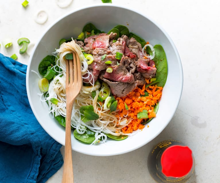 Ramen aux lamelles de bœuf, légumes et nouilles de riz - Cookidoo