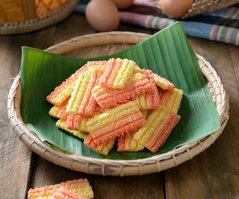 Kue Semprit (Custard Cookies)