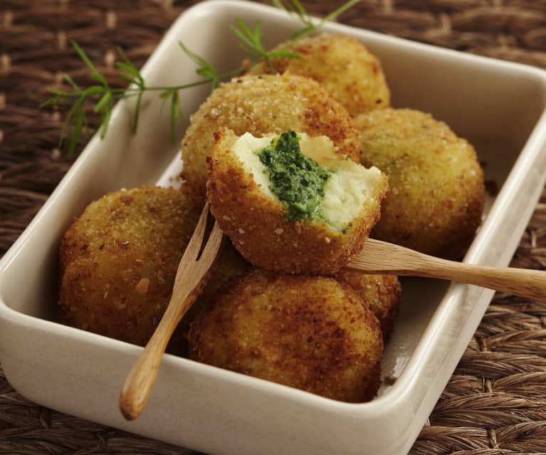 Kartoffelkroketten mit Feldsalat-Kern