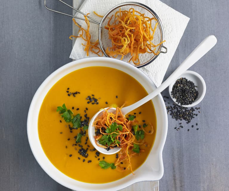 Curry-Kürbissuppe mit Karottenstroh - Cookidoo® – das offizielle ...