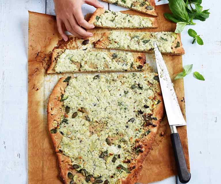 Fougasse aux graines, courgette et oignons