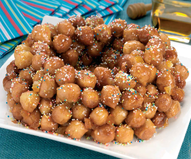 Χριστουγεννιάτικοι λουκουμάδες Struffoli (Ιταλία)