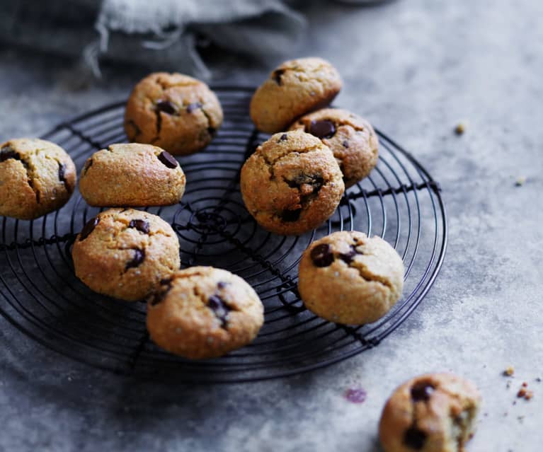 Quinoa choc-chip biscuits