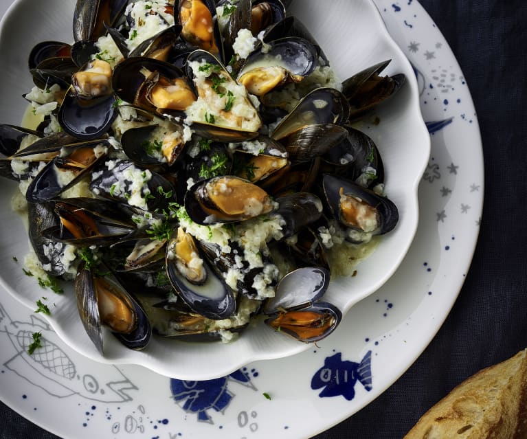 Mussels in white wine and cream sauce Mussels in white wine and cream sauce
