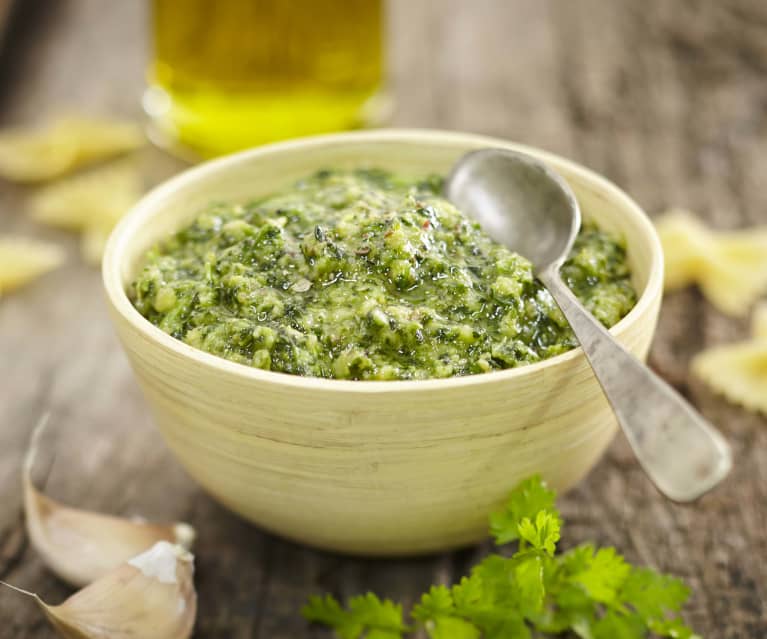 Pesto basilic : recette facile (3 étapes - 20 min)