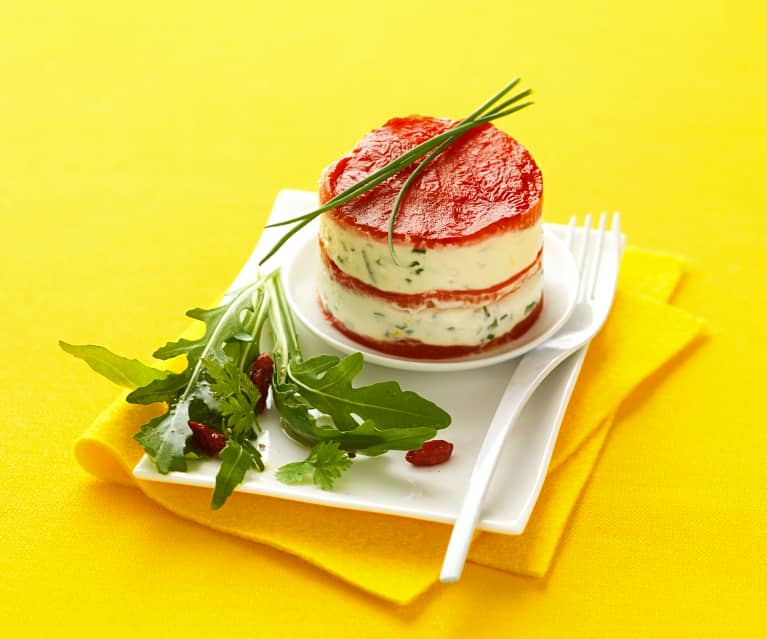 Mille-feuilles de poivrons et crème aux herbes